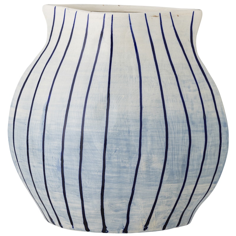 Esra Vase