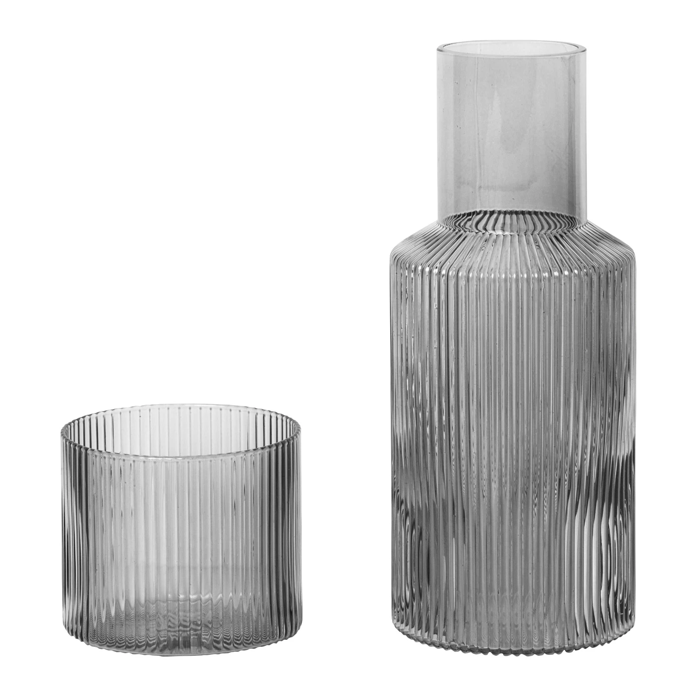 Ferm Living Ripple Small Carafe Set Karaffel Med Drikkeglas Smoked Grey - Vandkarafler & Vandkander Mundbl&aelig;st Glas R&oslash;ggr&aring; - 100124112