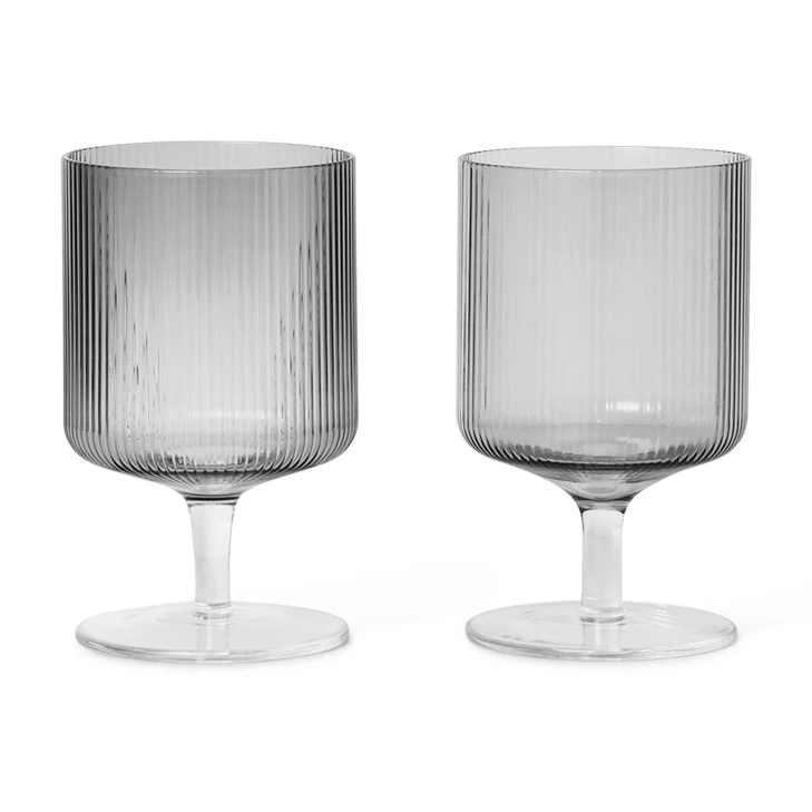 Ferm Living Ripple Wine s 2 Pcs. Vin 2-pak Smoked Grey - Vinglas Glas R&oslash;ggr&aring; - 100489112