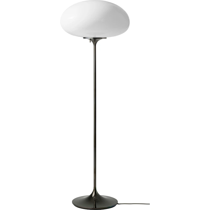 Stemlite Gulvlampe 110 cm, Sort Krom / Opal