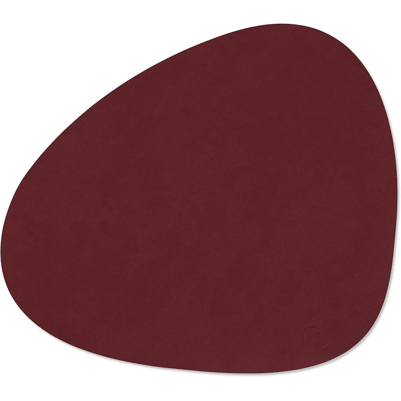 Curve L Dækkeserviet Nupo 37x44 cm, Burgundy