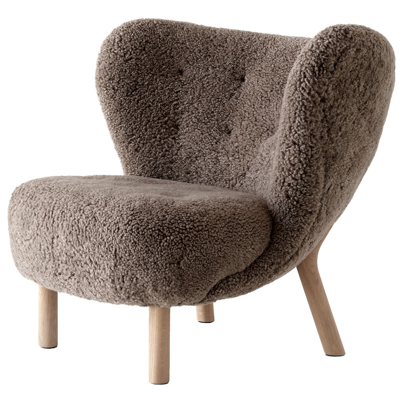 Lilla Petra VB1 Loungestol, Fåreskind Sahara / Olieret Eg